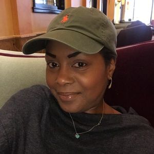 Meet your Posher, Angela